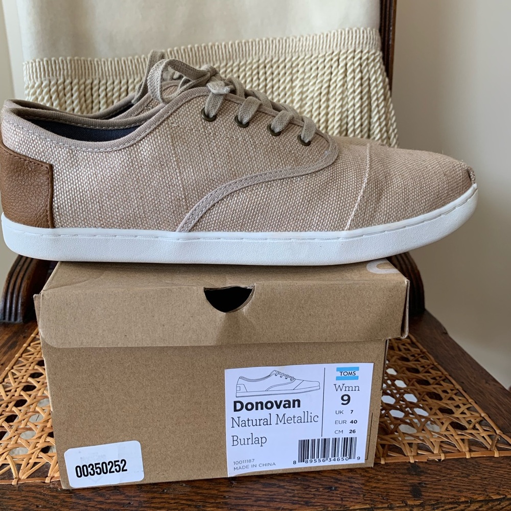 TOMS Women’s Canvas flats